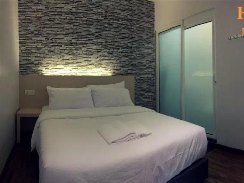 เอช โฮเต็ล Hotel เซอกามัต ภายนอก รูปภาพ