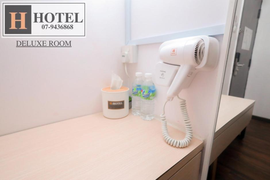เอช โฮเต็ล Hotel เซอกามัต ภายนอก รูปภาพ